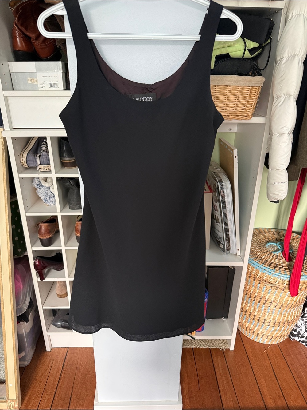 Laundry by Shelli Segal Black Scoop Neck little black dress. Suiting material
